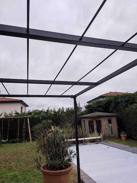 Réalisation d'une pergola en acier à Chaponost