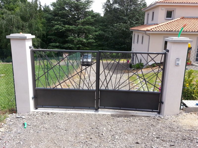 Création de portail double vantaux sur mesure