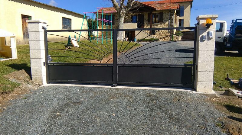 Création de portail double vantaux sur mesure