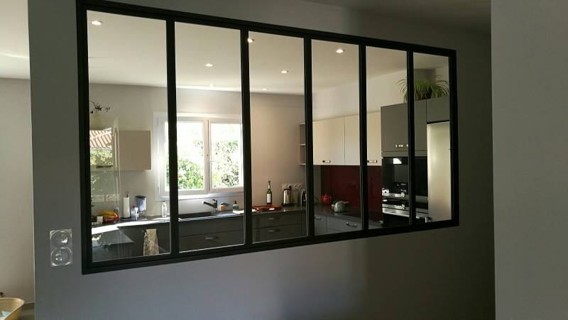 Pose d'une vitre d'atelier pour une cuisine à Limonest