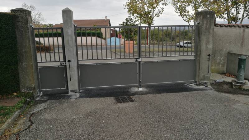 Rénovations et créations des portails pour le cimetière de la commune de Chaponost