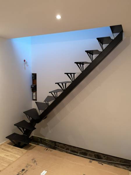 Gagner de l'espace avec la pose d'un escalier sur mesure à Lyon