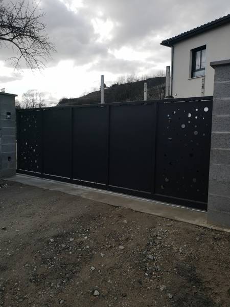 Création d'un portail coulissant à Brignais