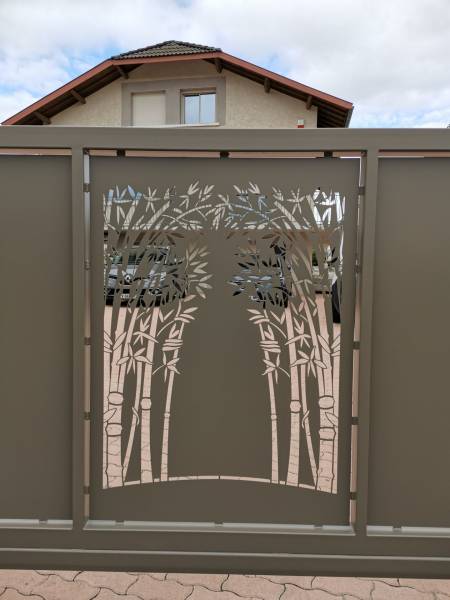 Création d'un grand portail autoportant à St Genis Laval