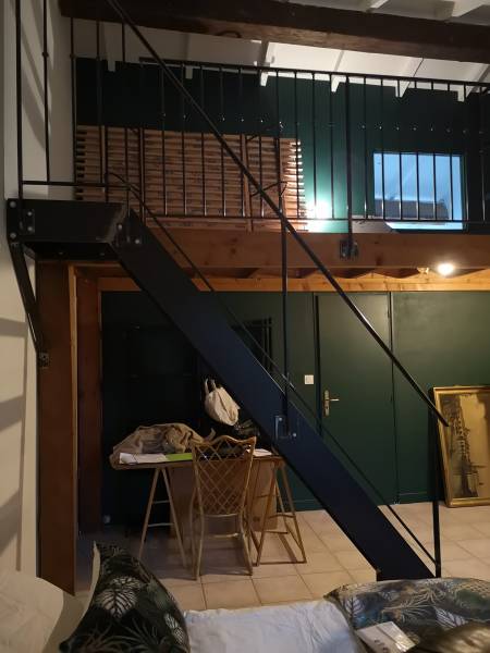 Fabrication et pose d'un escalier droit dans l'Ouest lyonnais