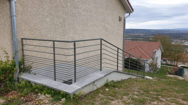 Réalisation d'un garde-corps rampant sur la commune de Domarin