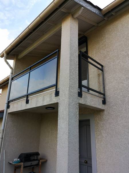 Réalisation d'un garde-corps vitré