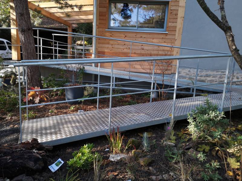 Création d'une rampe d'accès pour personne handicapée près de Lyon